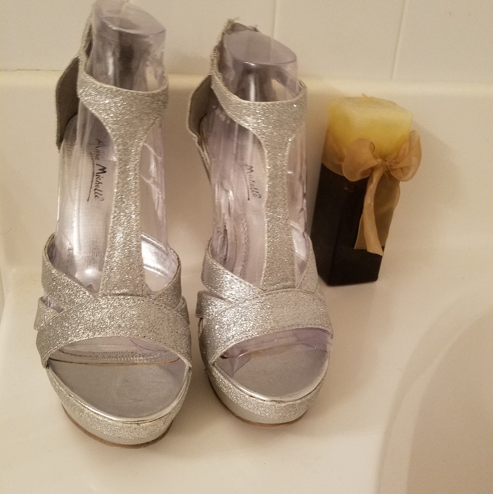 Shoe